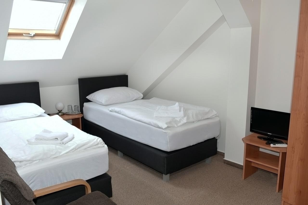 Hotel Bily Konicek Třeboň Kültér fotó