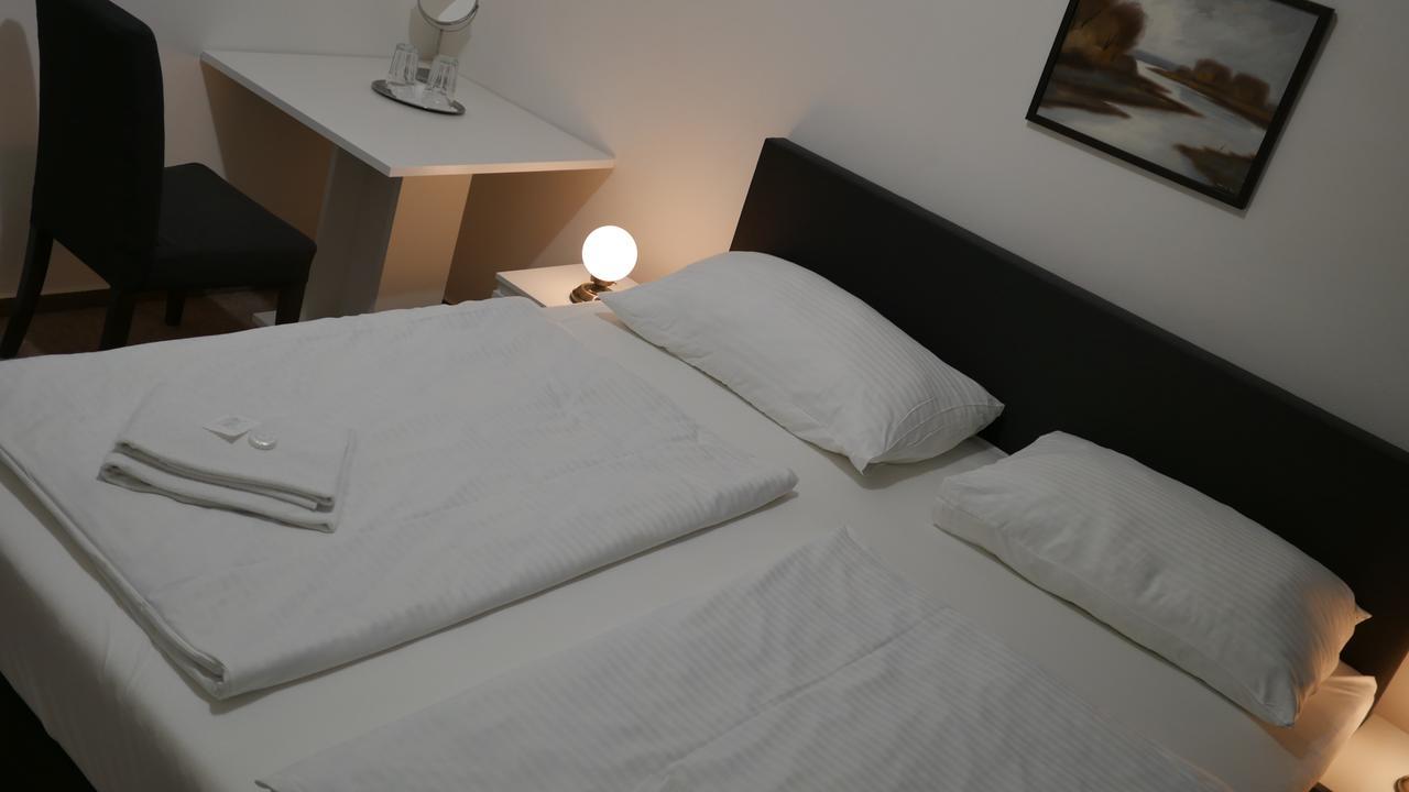 Hotel Bily Konicek Třeboň Kültér fotó
