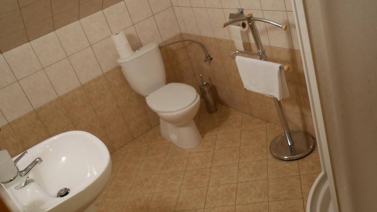 Hotel Bily Konicek Třeboň Kültér fotó